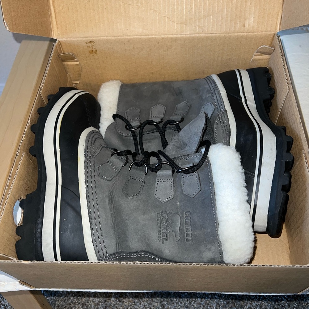 Sorel Caribou Size 6